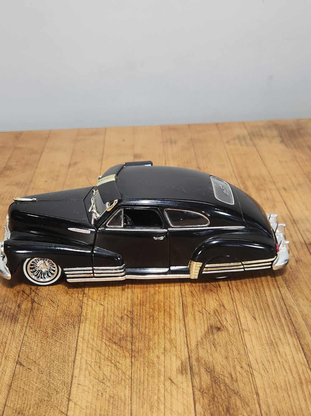 Jada Toys 1947 Chevy Fleetline 1:24 Diecast Black DUB City Old Skool Lowrider